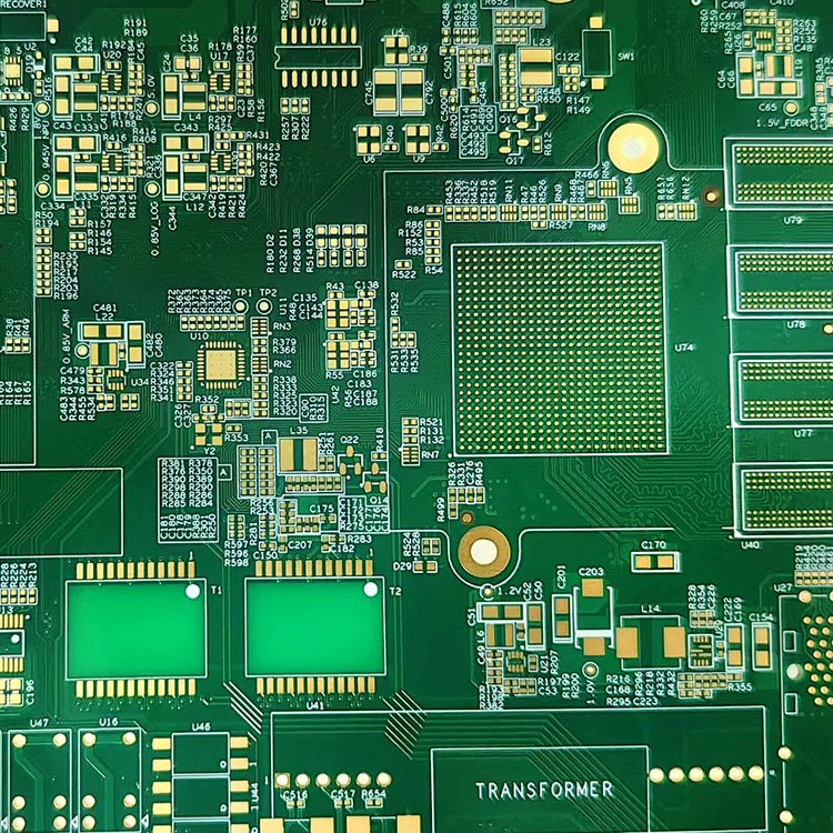Hoe ondersteunt PCB-fabricage de ontwikkeling van de elektronica-industrie met zijn kernkenmerken?