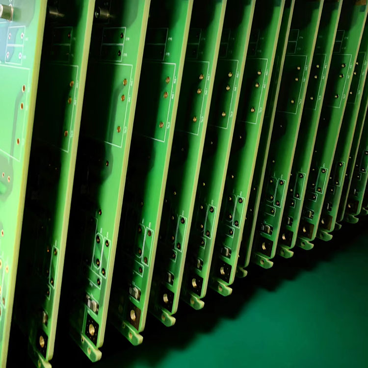 Hoe levert Rogers PCB hoogfrequente prestaties in moderne elektronica?