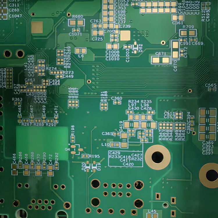 Welke materialen worden vaak gebruikt bij de vervaardiging van HDI-printplaten?